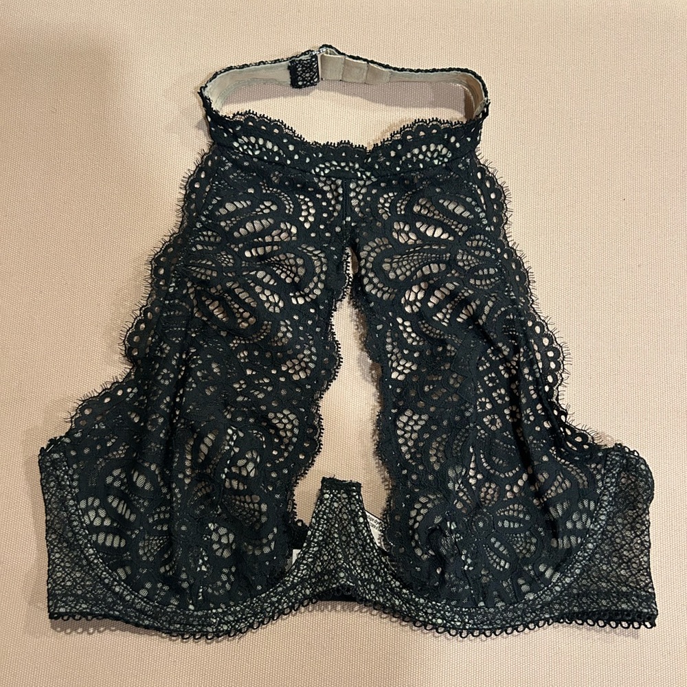 Victoria’s Secret Dream Angels Black Lace Unlined Demi Push-Up Halter Bra